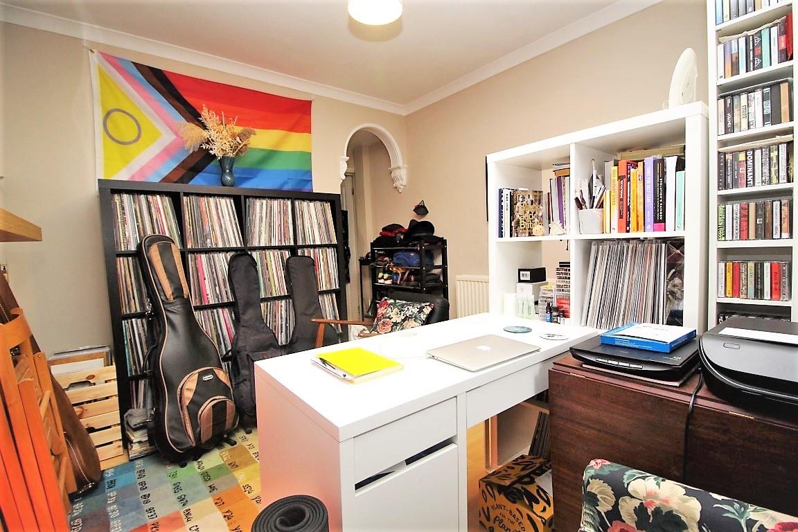2 bed property in Belmont Road, Reading
